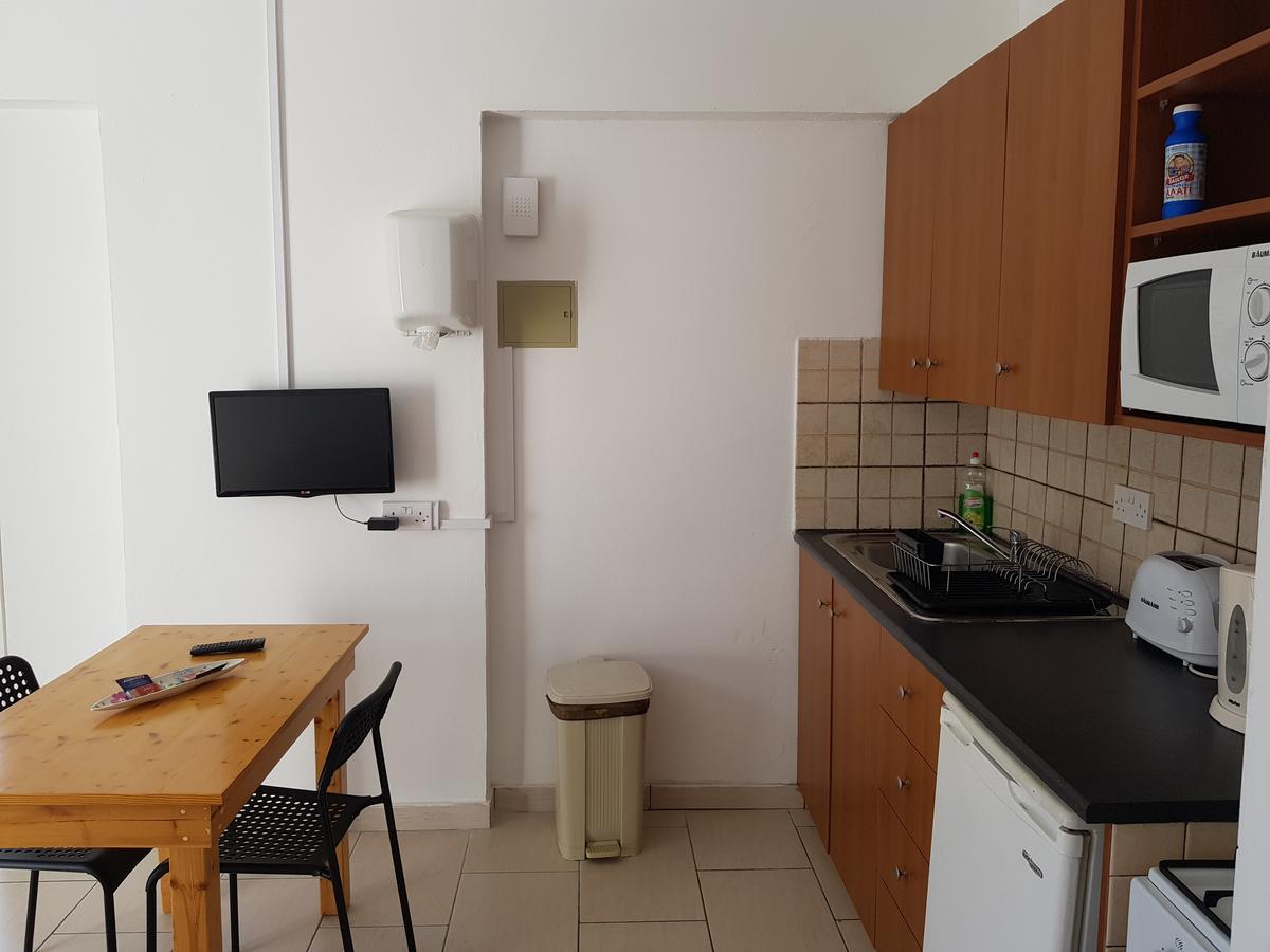 Valentinos Court Appartement Paphos Buitenkant foto