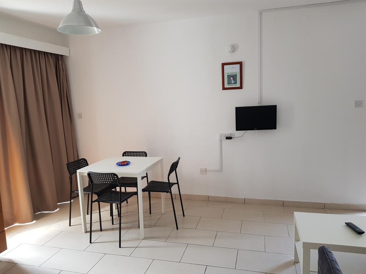 Valentinos Court Appartement Paphos Buitenkant foto