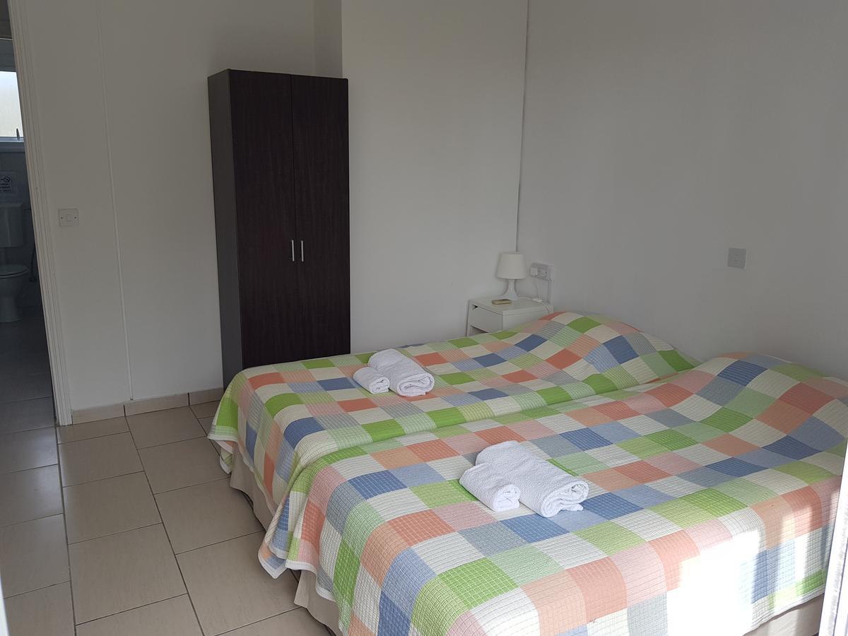 Valentinos Court Appartement Paphos Buitenkant foto